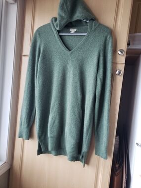 L.L. Bean 100% Cashmere Moss Green V-Neck Hooded Sweater In Large